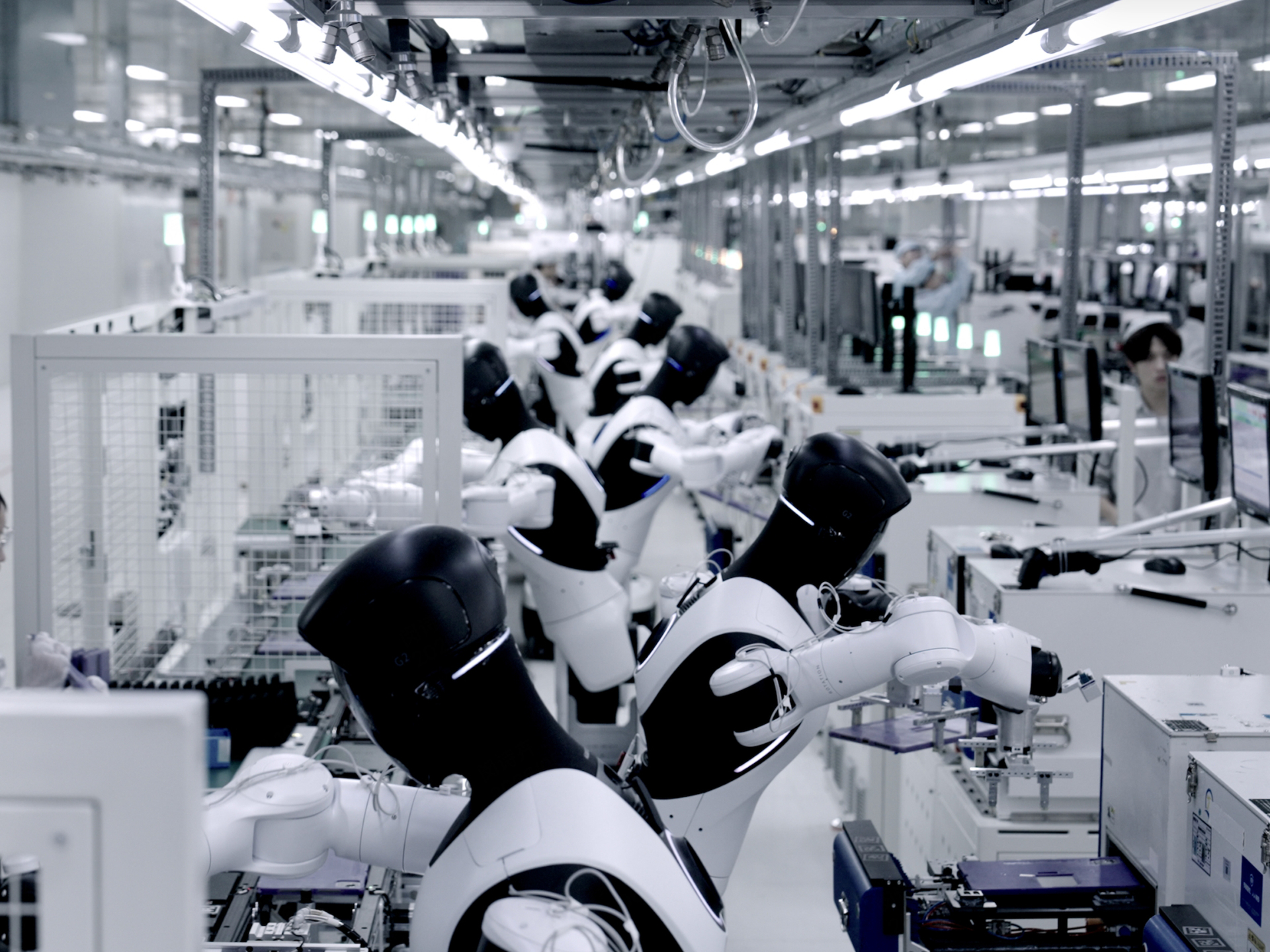 全球首个3C产线质检工段全覆盖机器人作业直播，贝博BB艾弗森加速“部署态”规模化落地